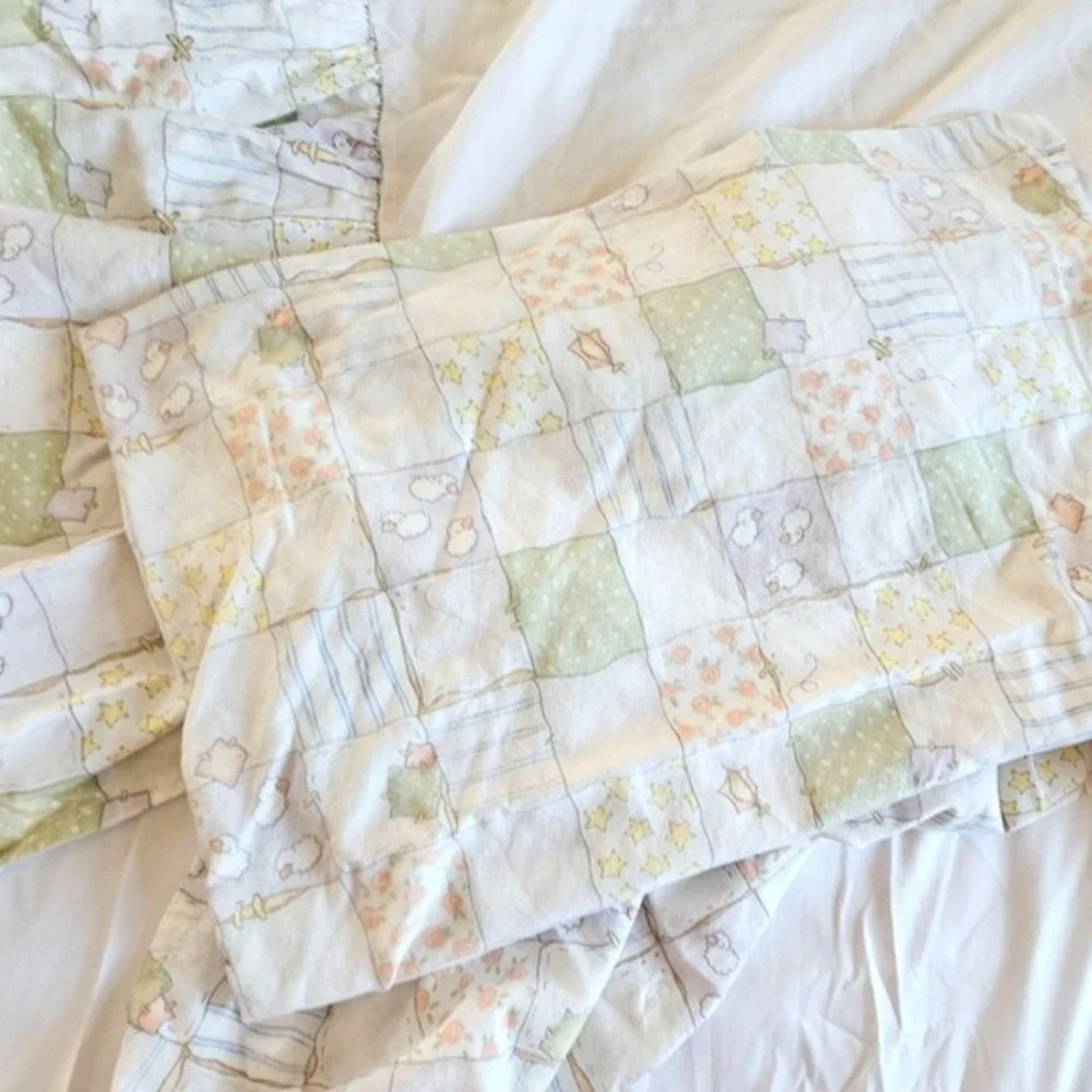 Vtg Boyds Bears Fitted Sheet & Crib Skirt Ruffled Patchwork Pastel Sheep Bedding